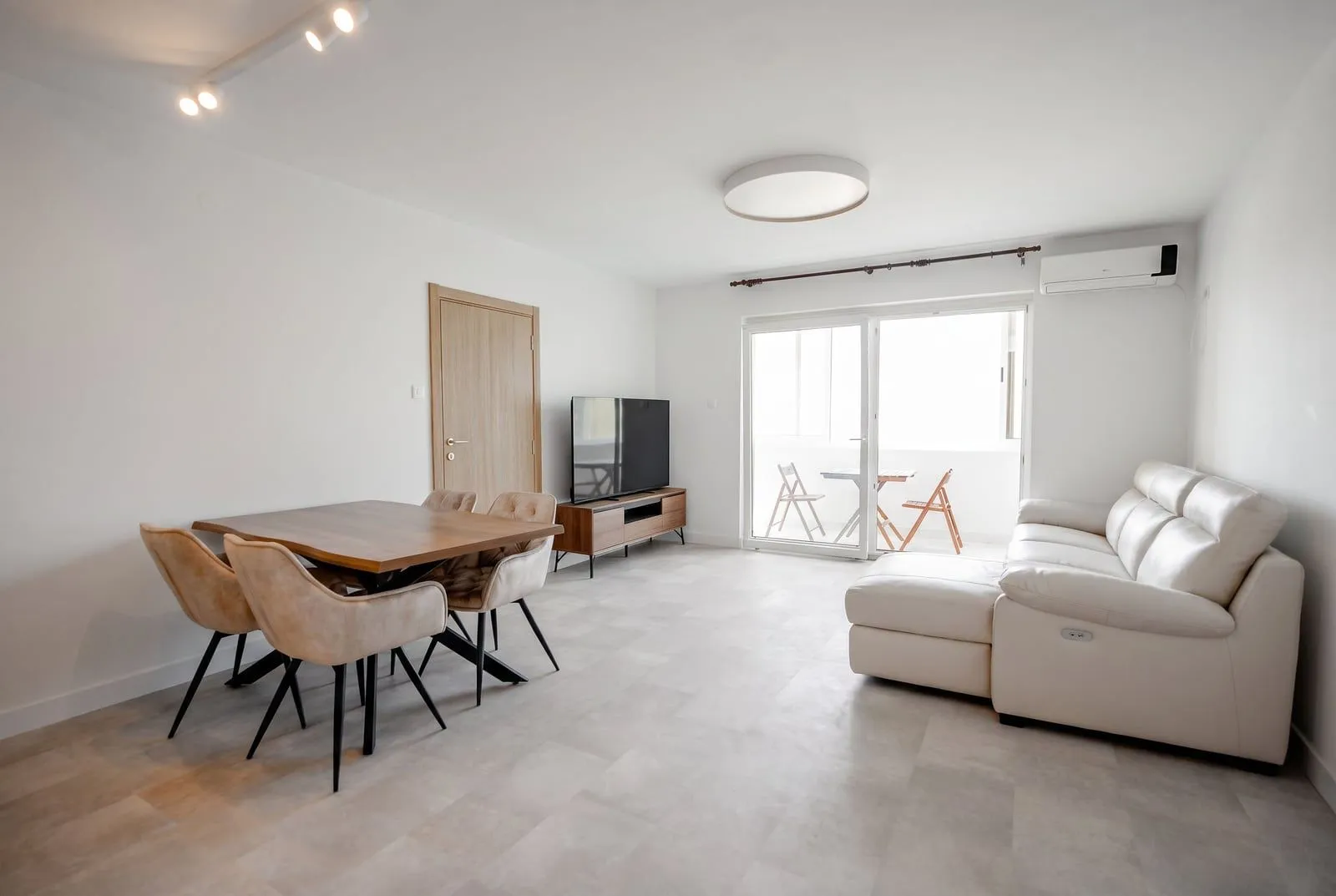 Sale, two bedroom apartment, 45m², Sveti Stefan, Budva