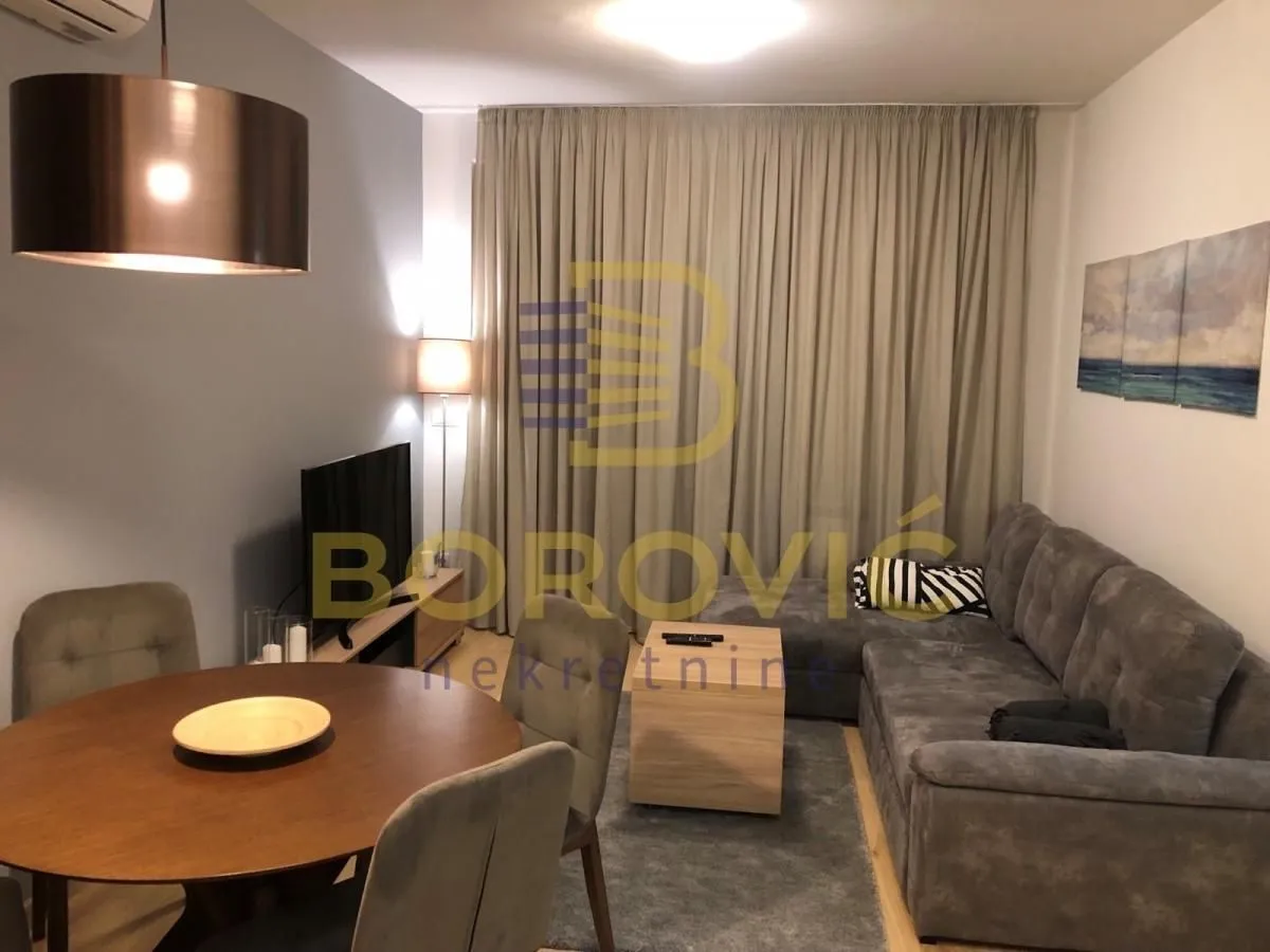 Izdavanje, trosoban stan, 68m², Crveni Krst, Beograd