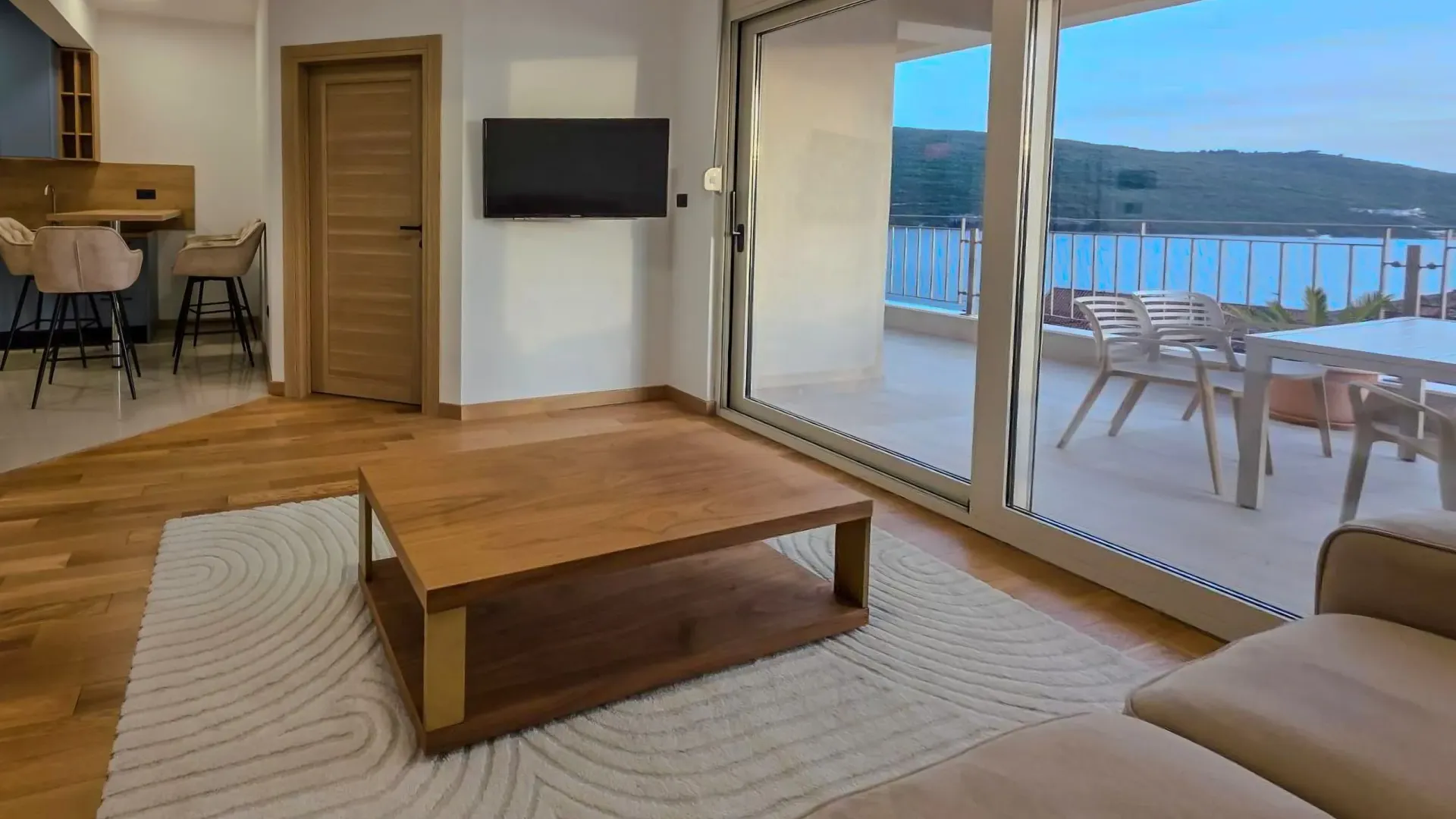 Izdavanje, stan, 66m², Kumbor, Herceg Novi