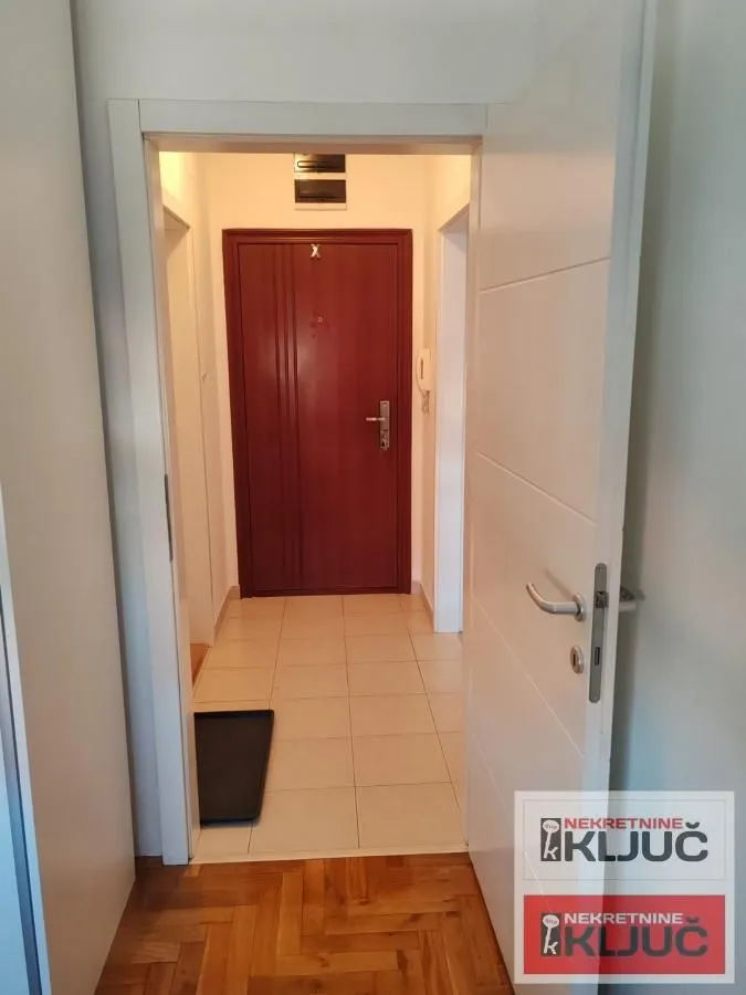 Prodaja, jednosoban stan, 36m², Bulevar patrijarha Pavla, Novi Sad Sve Podlokacije