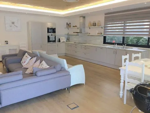 Sale, house, 325m², Stoliv, Kotor - image 11