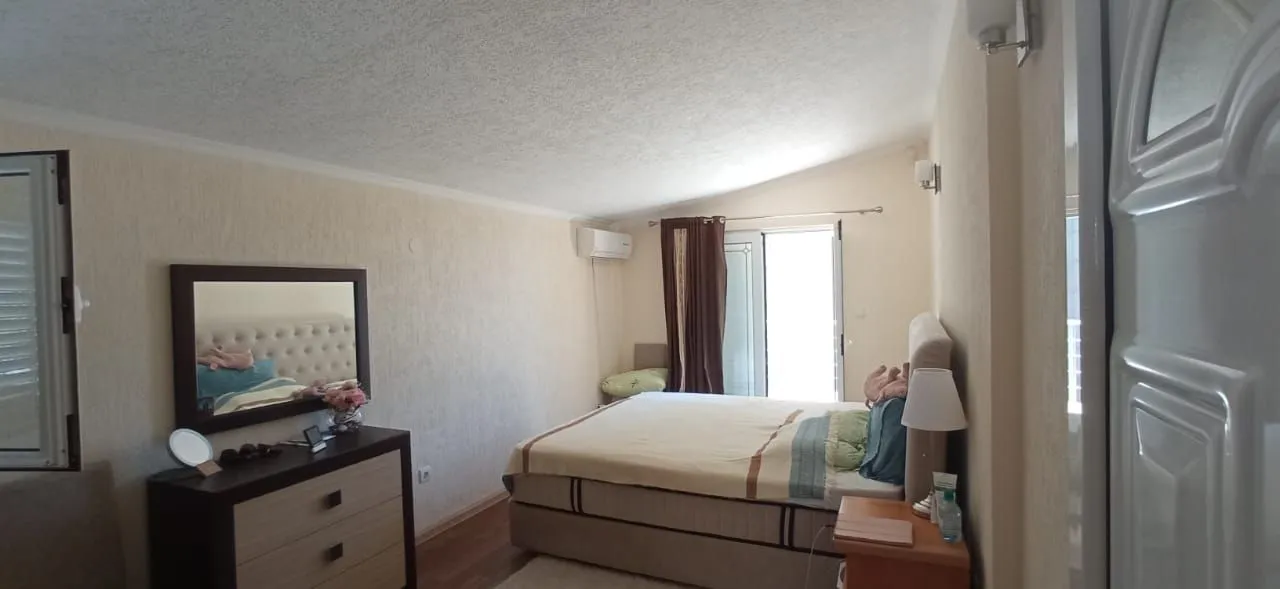 Rent, house, 165m², Sutomore, Bar