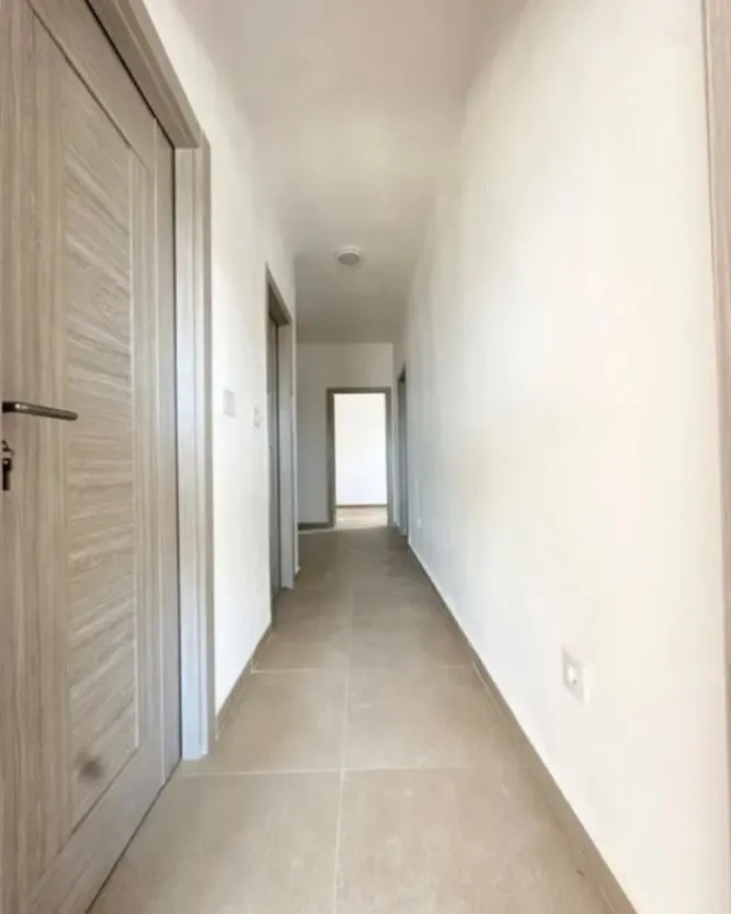 Prodaja, dvosoban stan, 69m², Šušanj, Bar