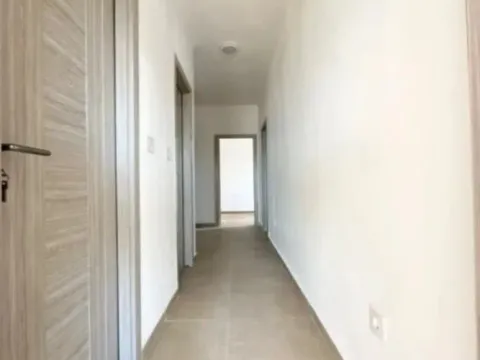 Prodaja, dvosoban stan, 69m², Šušanj, Bar - image 3