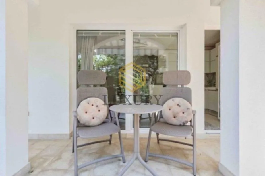 Izdavanje, jednosoban stan, 55m², Pod Kuk, Tivat