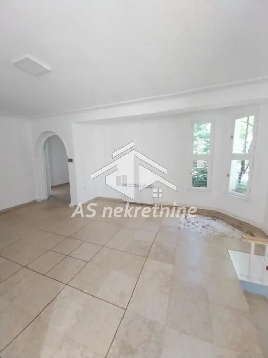 Rent, house, 260m², Neimar, Vračar Sve Podlokacije