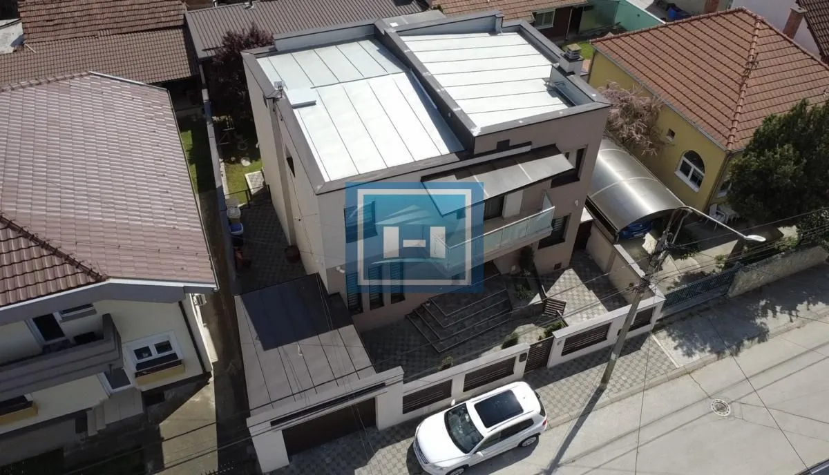 Prodaja, kuća, 240m², Centar, Jagodina