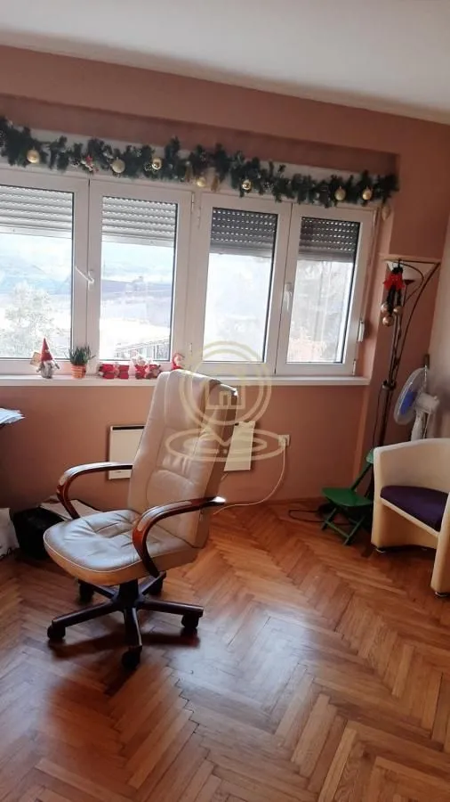 Prodaja, trosoban stan, 80m², Centar, Pančevo