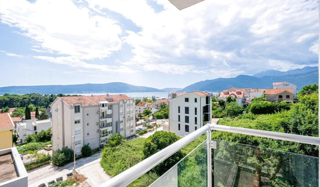 Prodaja, trosoban stan, 116m², Centar, Tivat