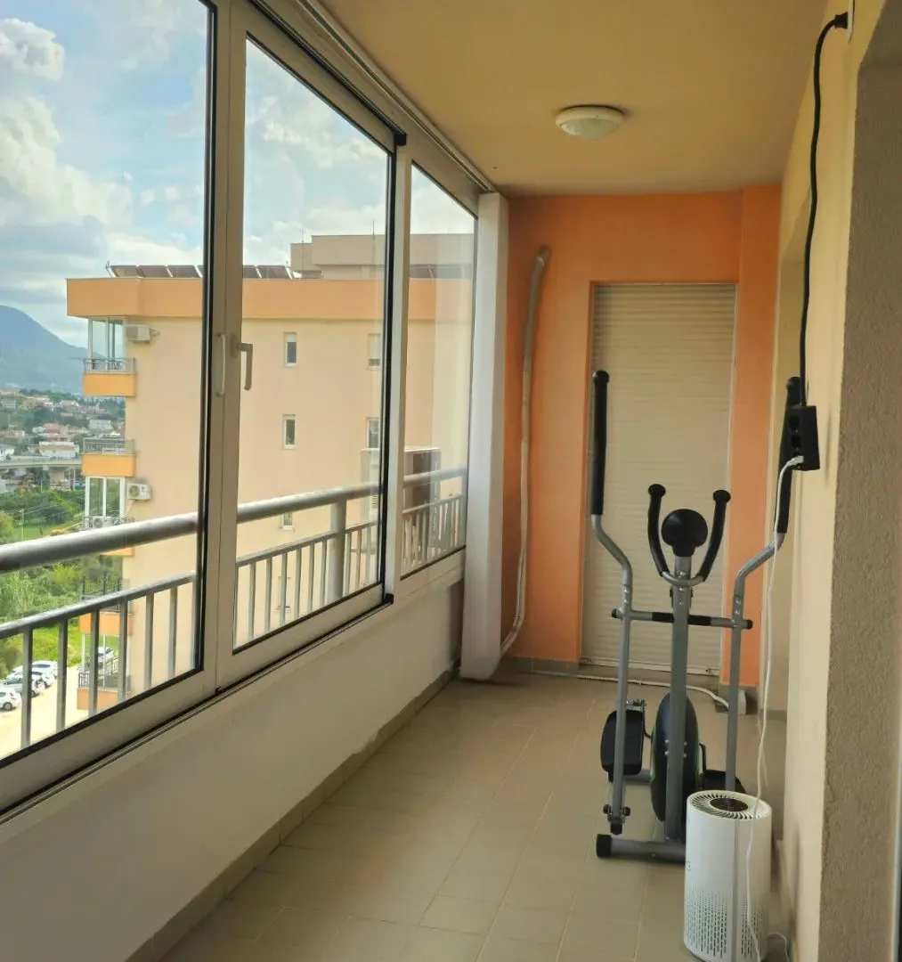 Prodaja, dvosoban stan, 76m², Centar, Bar