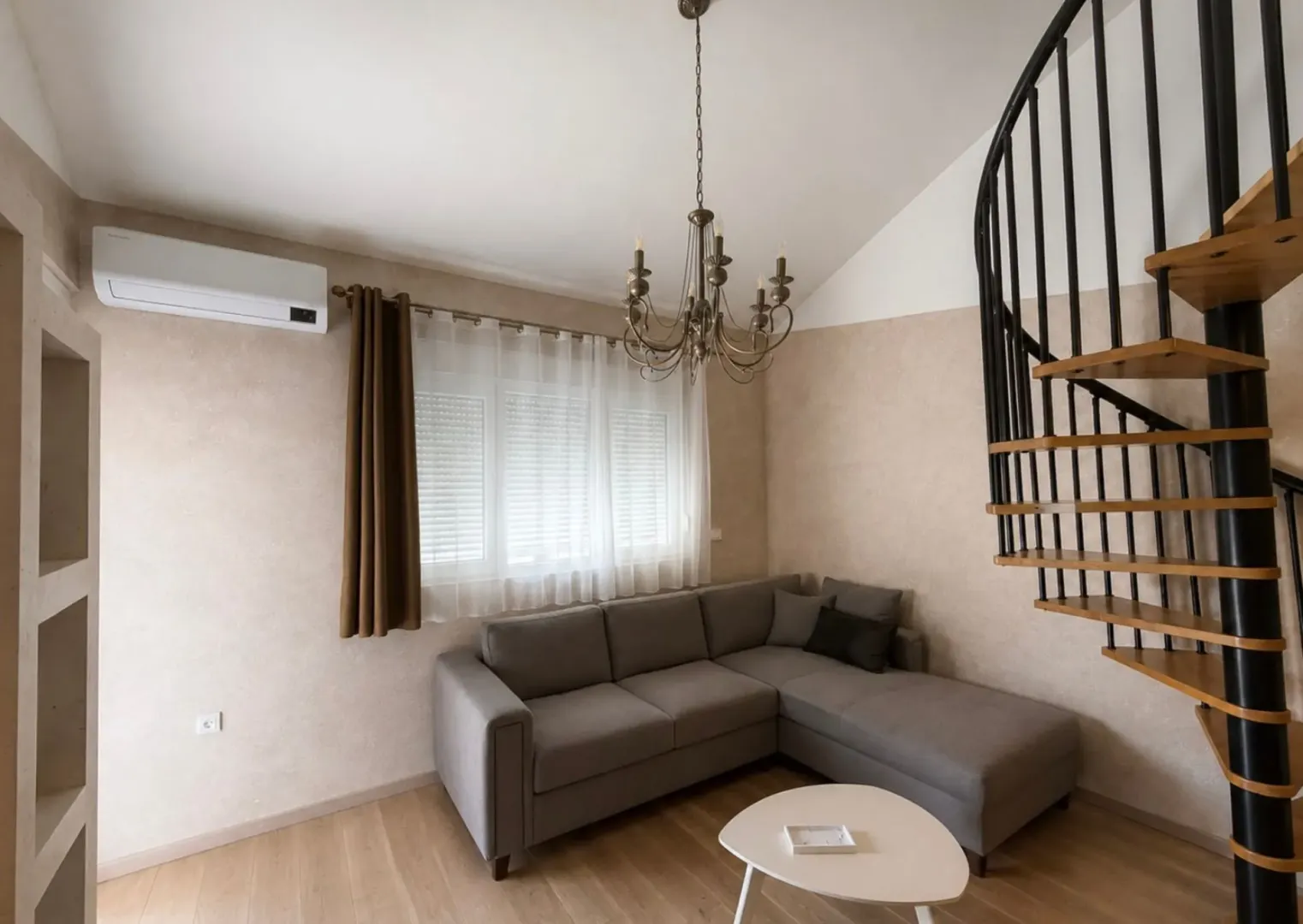 Prodaja, dvosoban stan, 135m², Seljanovo, Tivat