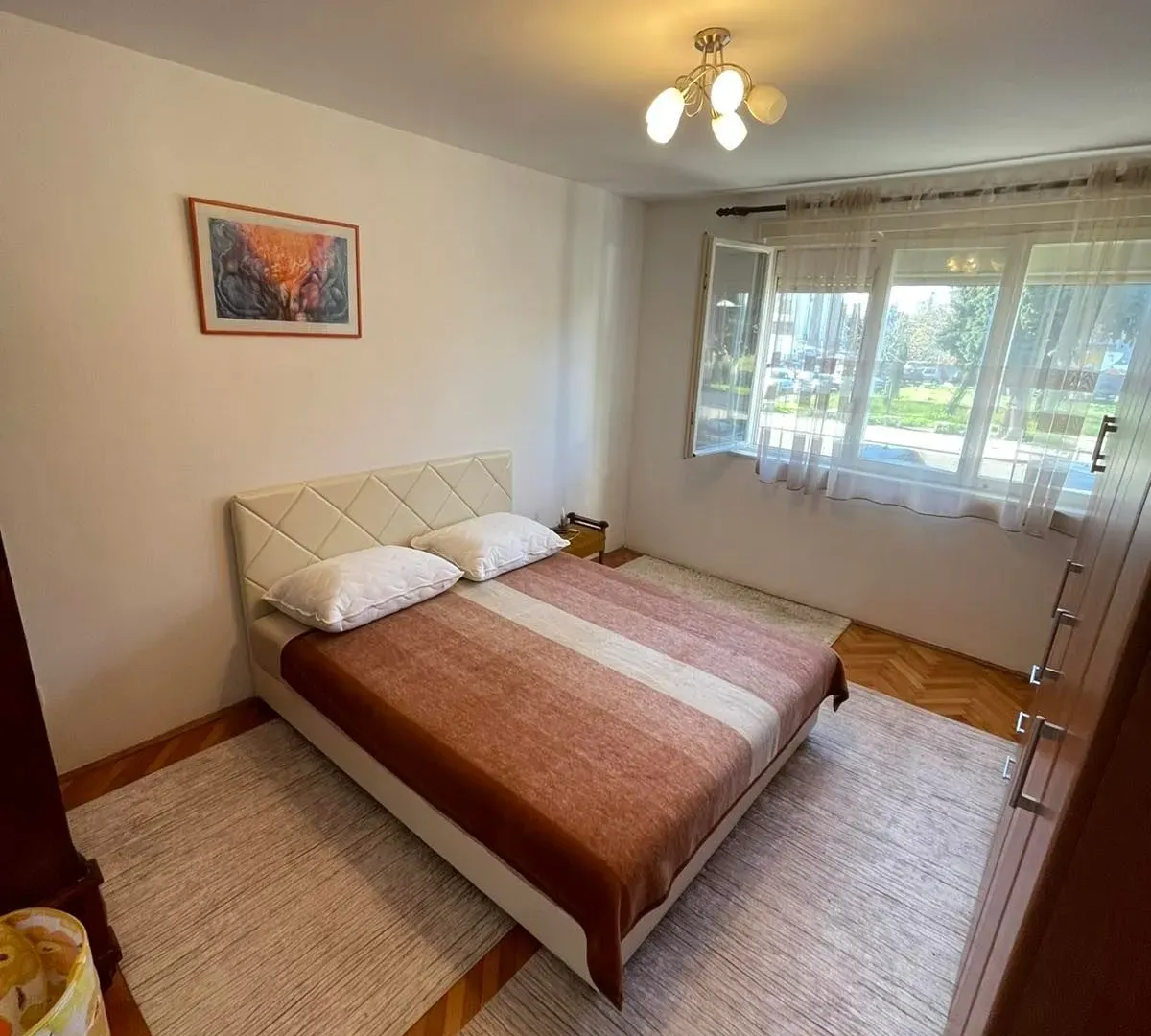 Izdavanje, dvosoban stan, 52m², Centar, Bar