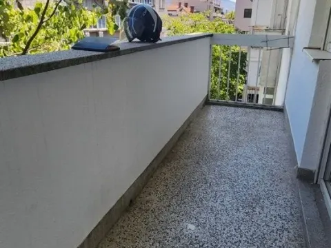 Prodaja, dvosoban stan, 89m², Podgorica, Crna Gora - image 1