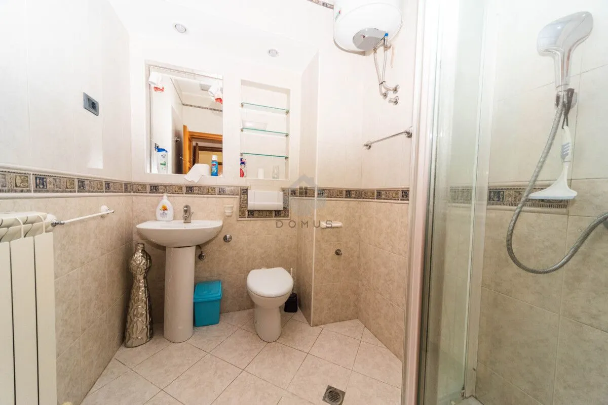 Rent, house, 270m², Gorica C, Podgorica