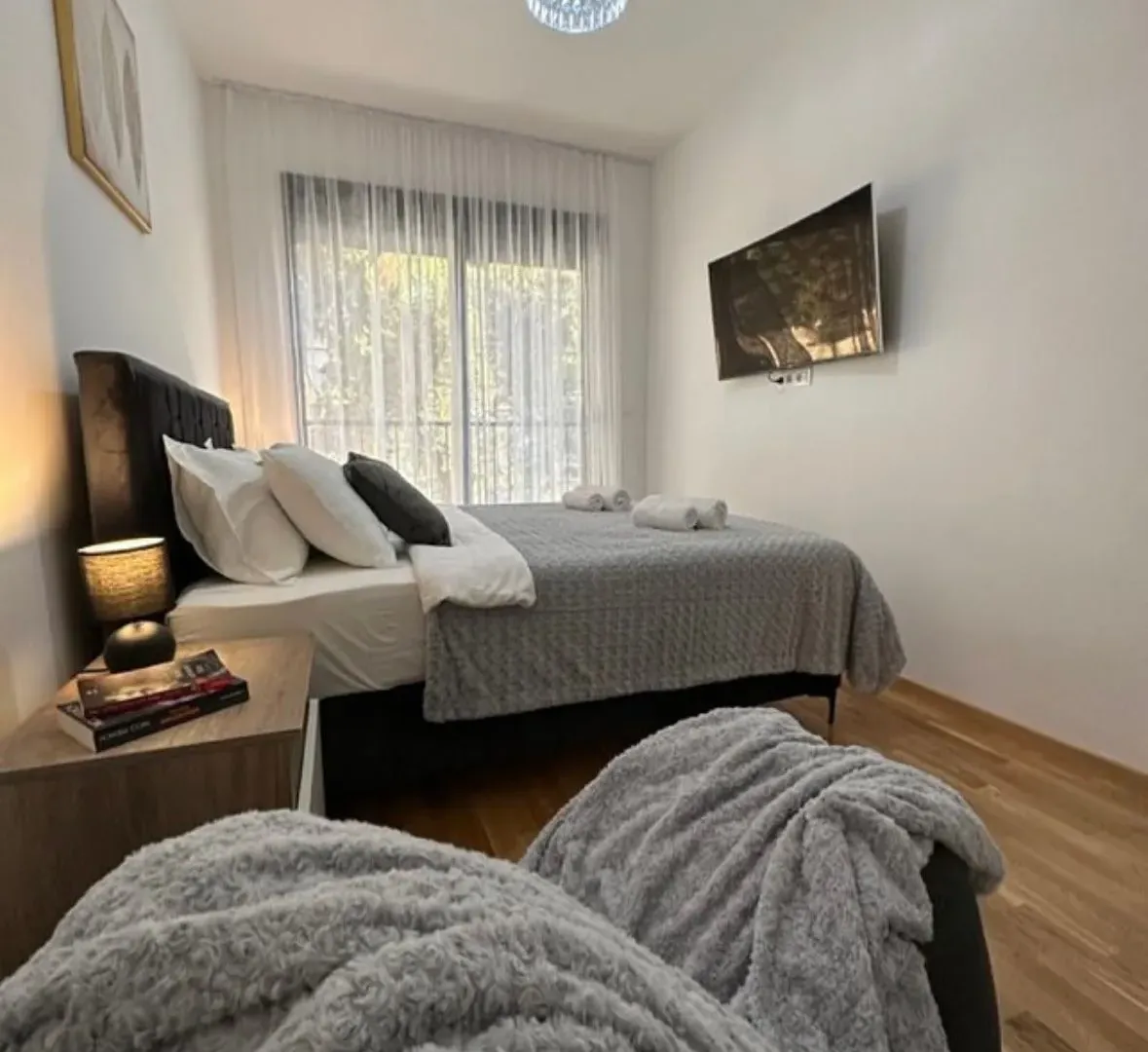 Izdavanje, dvosoban stan, 71m², Mažina, Tivat