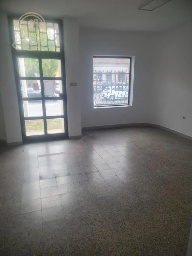 Izdavanje, poslovni prostor, 90m², Podbara, Novi Sad Sve Podlokacije