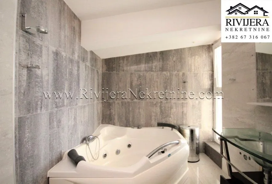 Prodaja, dvosoban stan, 100m², Herceg Novi, Crna Gora