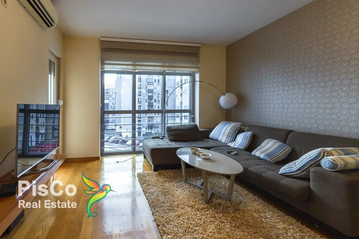 Izdavanje, trosoban stan, 100m², Blok 9, Podgorica