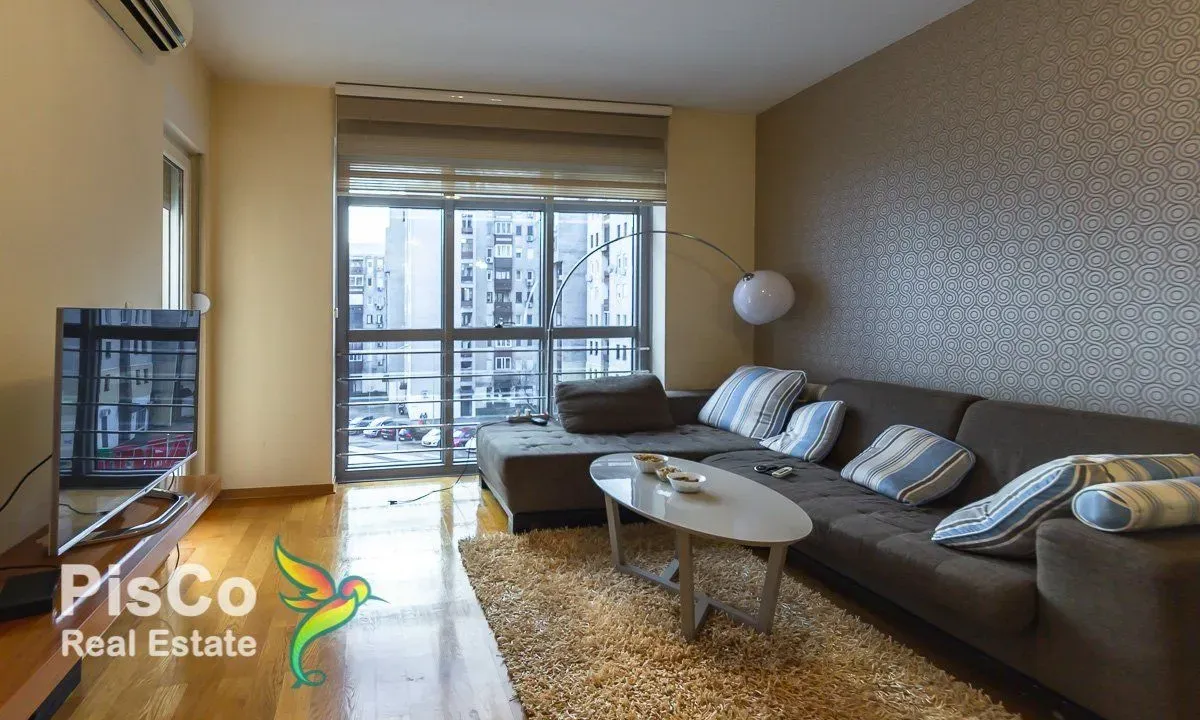 Izdavanje, trosoban stan, 100m², Blok 9, Podgorica