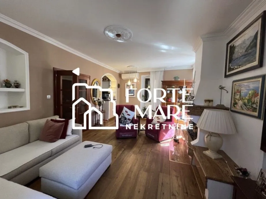 Prodaja, trosoban stan, 97m², Kotor, Crna Gora