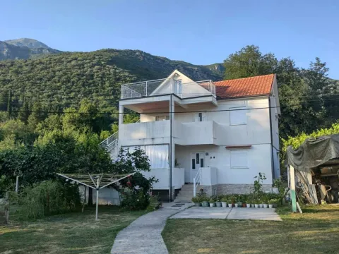 Prodaja, kuća, 180m², Zelenika, Herceg Novi - image 1