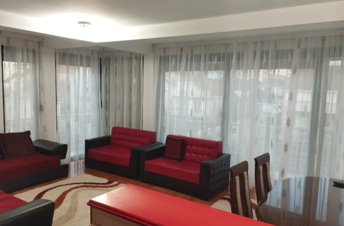 Izdavanje, dvosoban stan, 80m², Stari Aerodrom, Podgorica