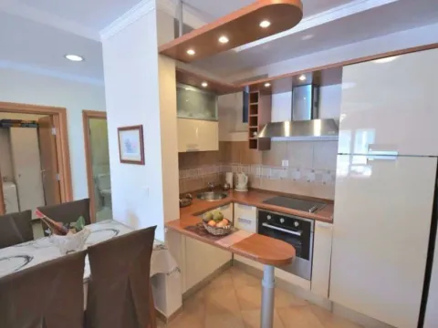 Izdavanje, jednosoban stan, 92m², Centar, Herceg Novi - image 6