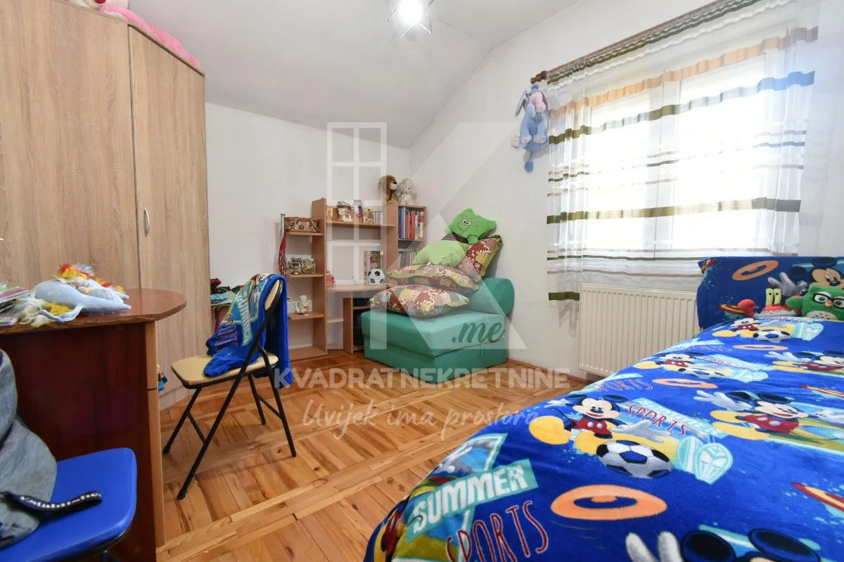 Prodaja, kuća, 500m², Tološi, Podgorica