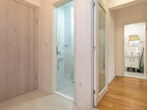 Rent, two bedroom apartment, 69m², Central Point, Podgorica - image 6