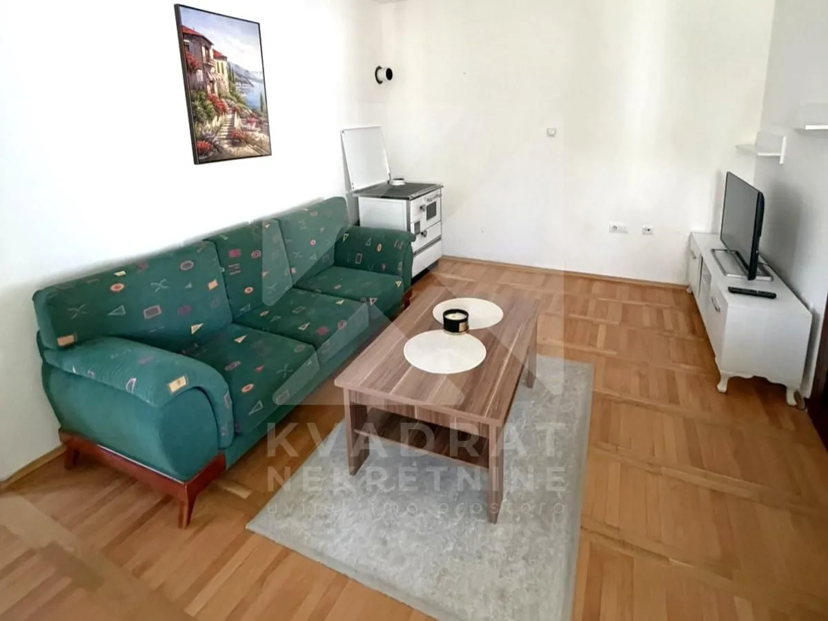 Izdavanje, jednosoban stan, 45m², Zlatica, Podgorica