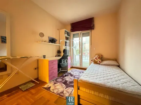 Izdavanje, dvosoban stan, 70m², Blok 6, Podgorica - image 9