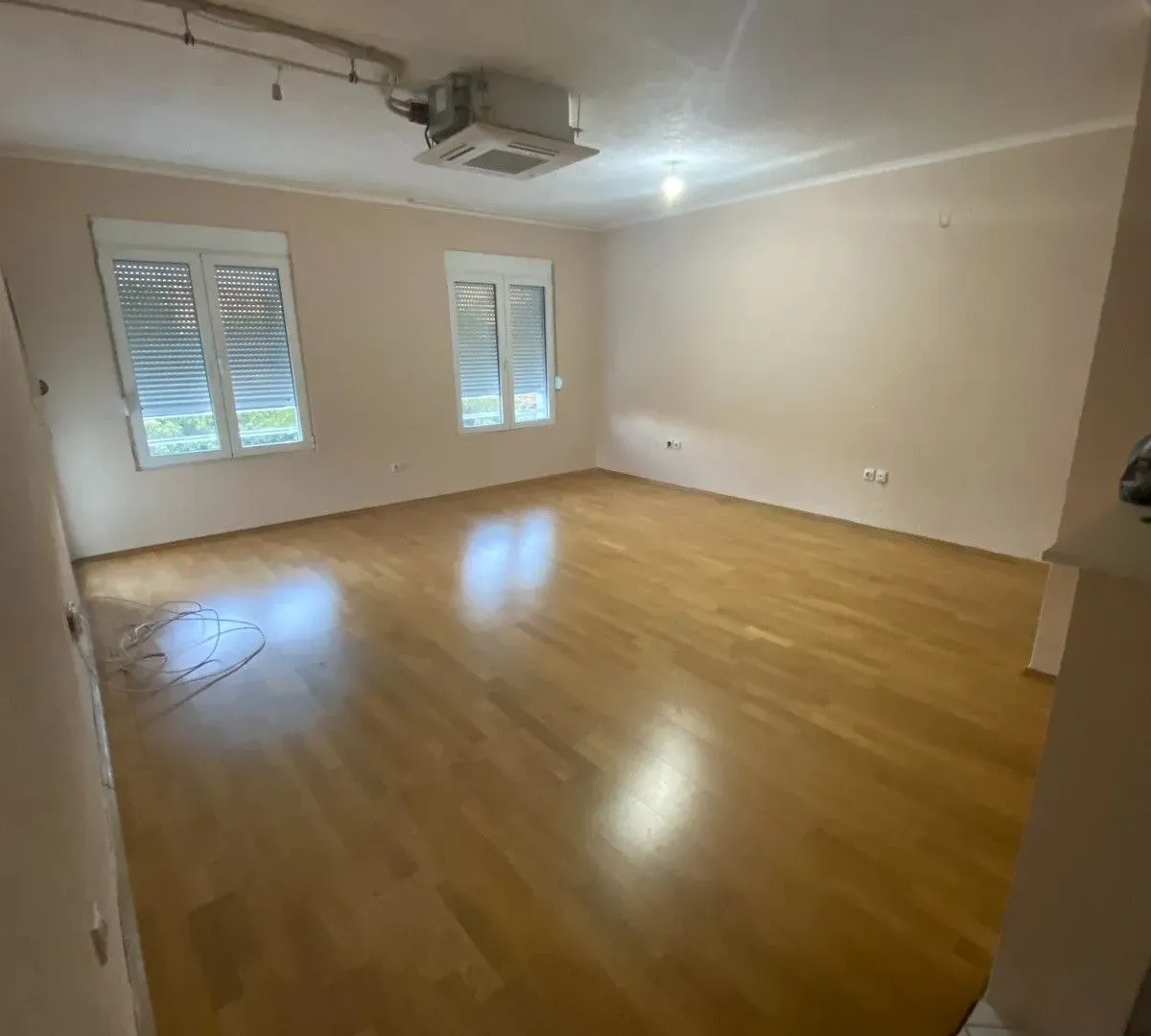 Izdavanje, dvosoban stan, 69m², Ljubović, Podgorica