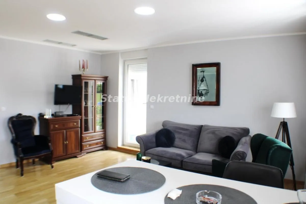 Prodaja, jednosoban stan, 50m², Sremska Kamenica, Petrovaradin