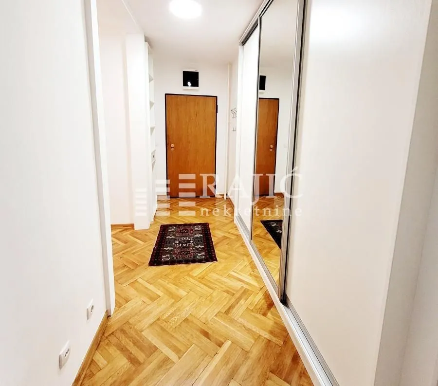 Izdavanje, trosoban stan, 78m², Vračar Hram, Vračar Sve Podlokacije