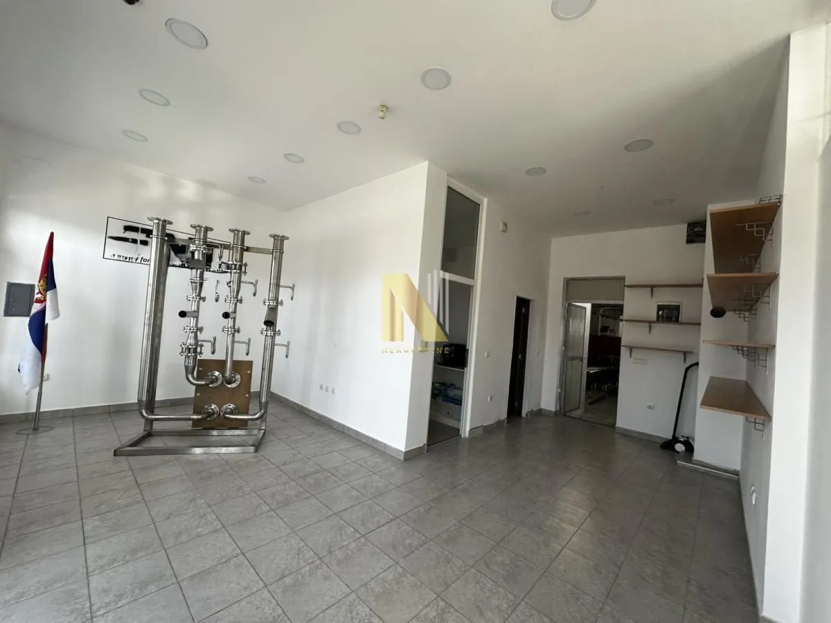 Rent, office space, 800m², Rumenka, Novi Sad Sve Podlokacije