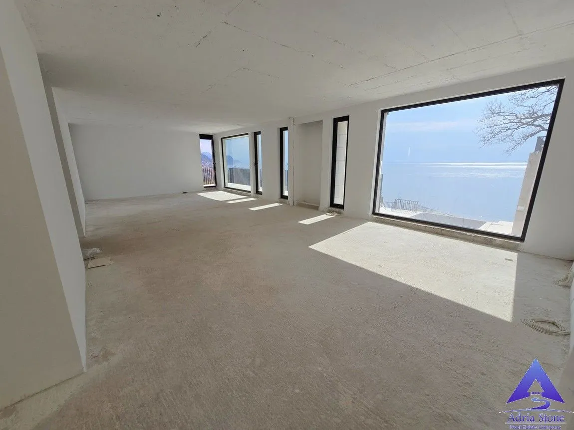 Prodaja, kuća, 580m², Skočiđevojka, Budva