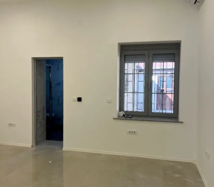 Rent, office space, 55m², Centar, Podgorica