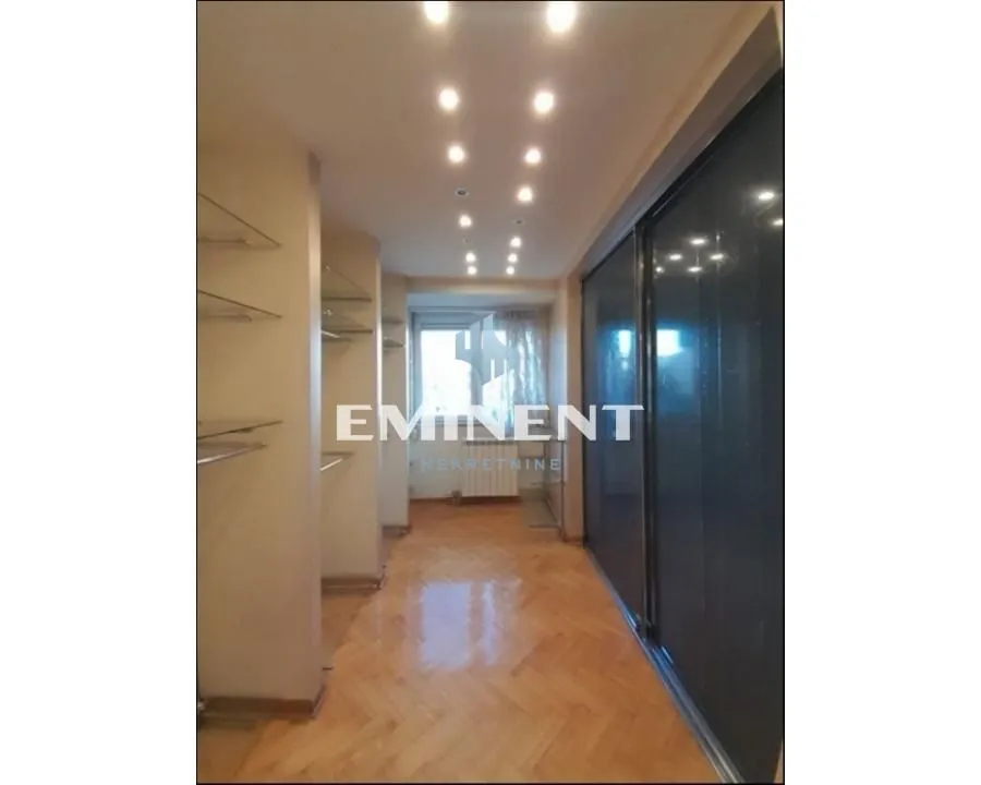 Izdavanje, dvosoban stan, 66m², Južni Bulevar, Vračar Sve Podlokacije