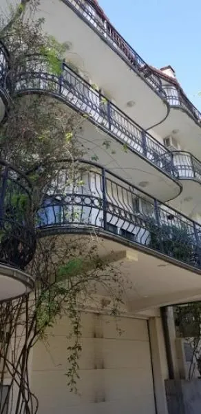 Izdavanje, kuća, 310m², Savski Venac, Beograd