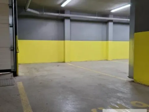Sale, parking/garage, 13m², Cara Dušana, Novi Sad Sve Podlokacije - image 2