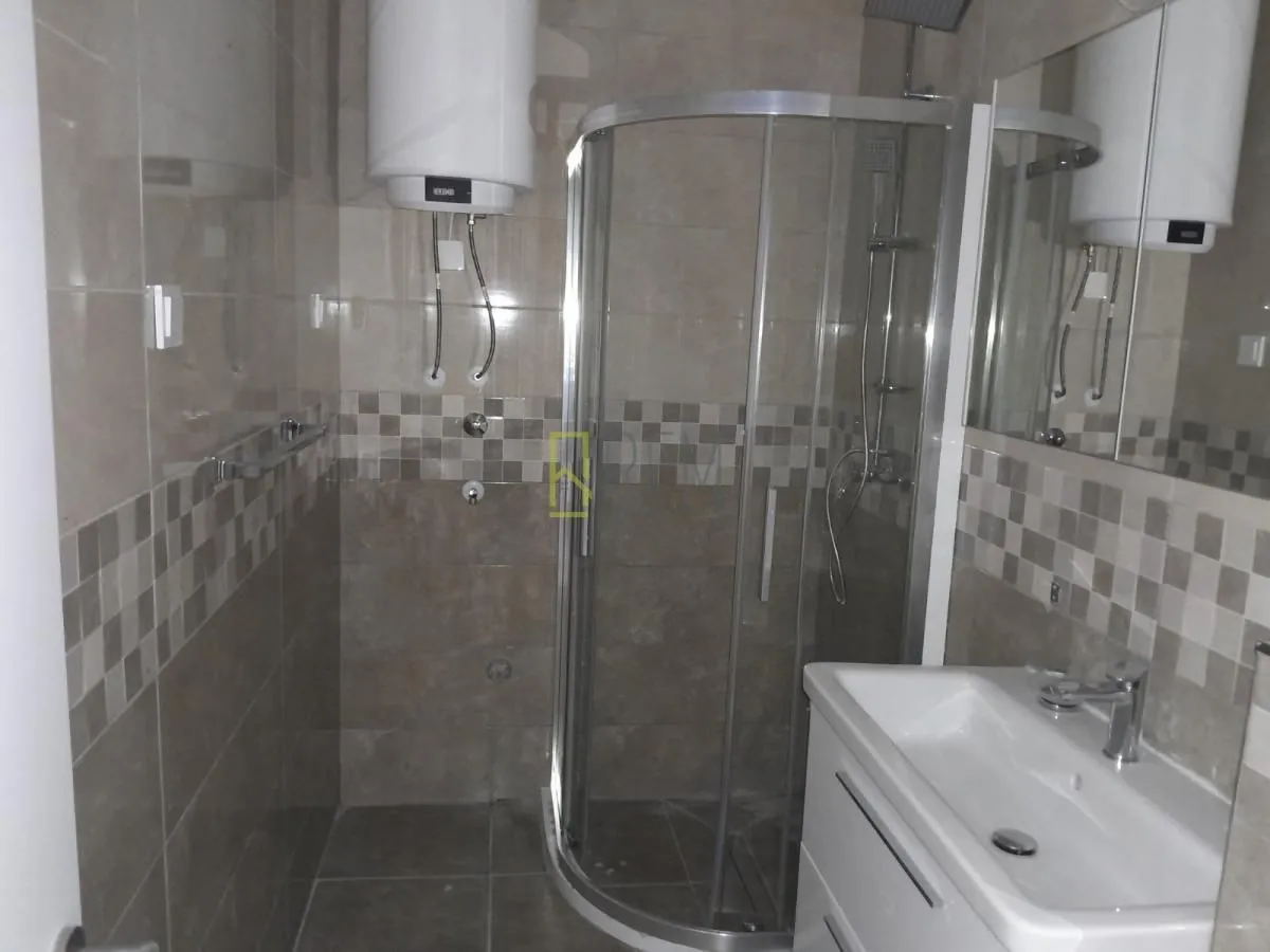 Prodaja, dvosoban stan, 63m², Cetinje, Crna Gora