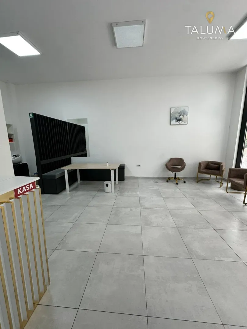 Rent, office space, 53m², City Kvart, Podgorica