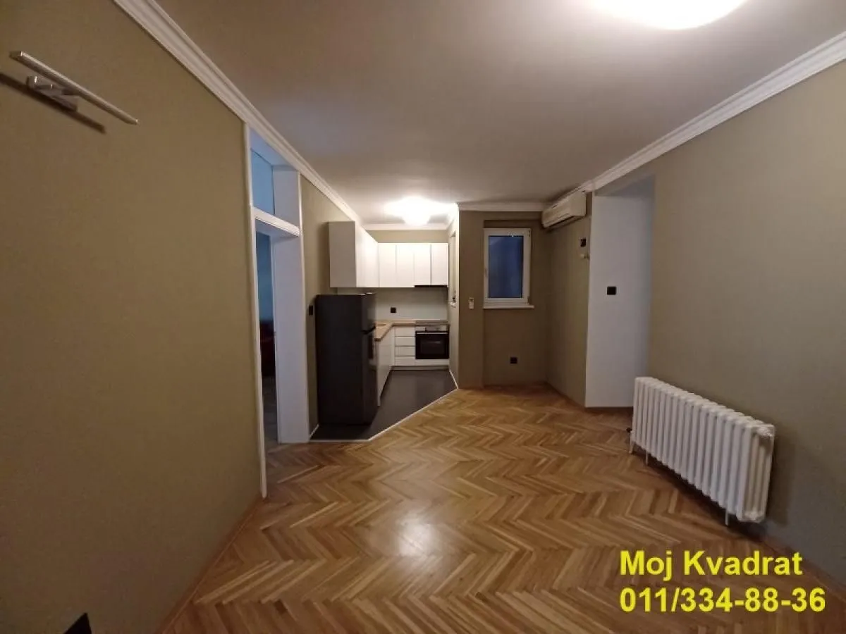 Izdavanje, trosoban stan, 80m², Slavija, Vračar Sve Podlokacije