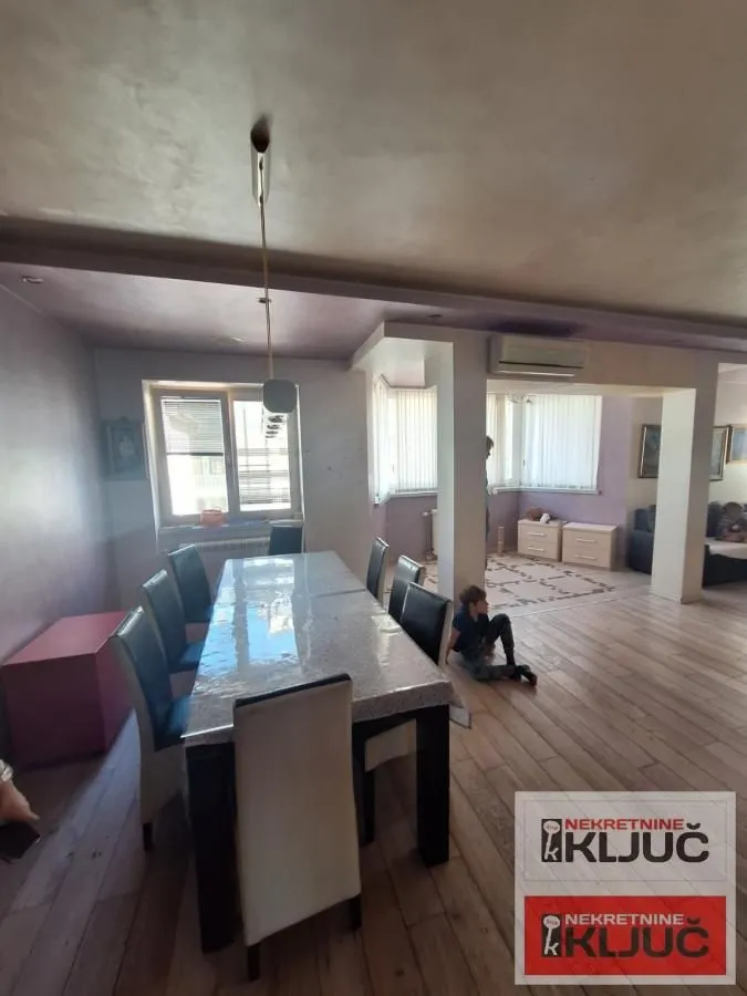 Prodaja, stan, 174m², Bulevar Oslobodjenja, Novi Sad Sve Podlokacije