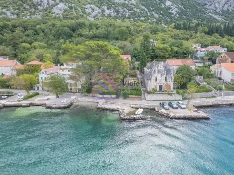 Sale, house, 180m², Dobrota, Kotor