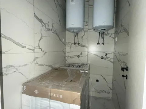 Prodaja, trosoban stan, 83m², Stari Aerodrom, Podgorica - image 8