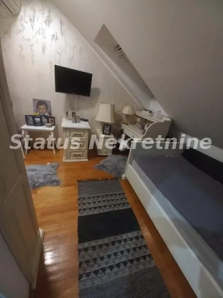 Prodaja, četvorosoban stan, 135m², Centar, Novi Sad
