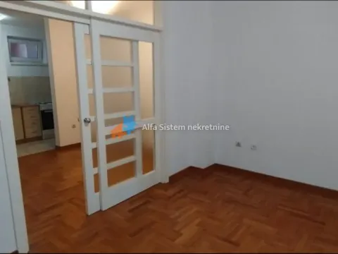 Izdavanje, trosoban stan, 95m², Lion, Zvezdara Sve Podlokacije - image 2