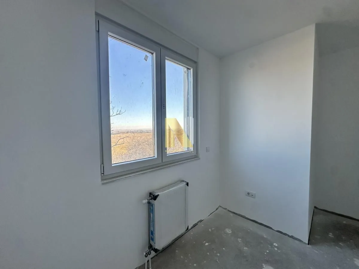 Prodaja, trosoban stan, 60m², Petrovaradin, Novi Sad