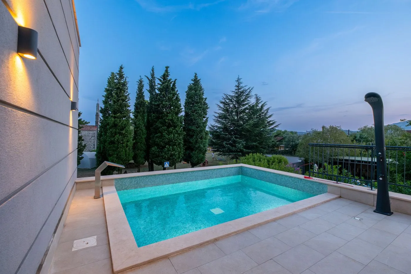 Izdavanje, kuća, 182m², Donja Gorica, Podgorica